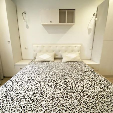 צ'יסינאו Bright Luxury Apartment Near Center מראה חיצוני תמונה