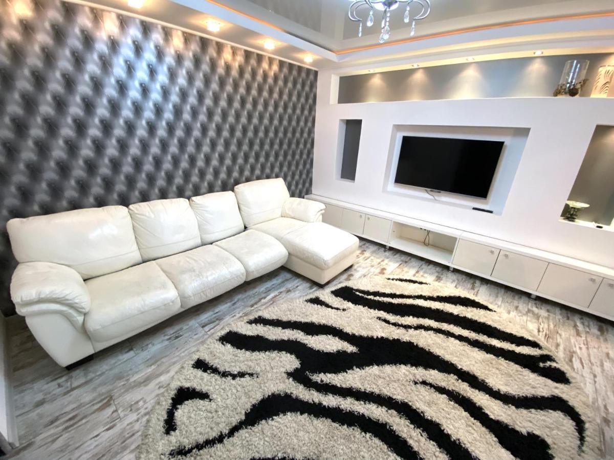 צ'יסינאו Bright Luxury Apartment Near Center מראה חיצוני תמונה